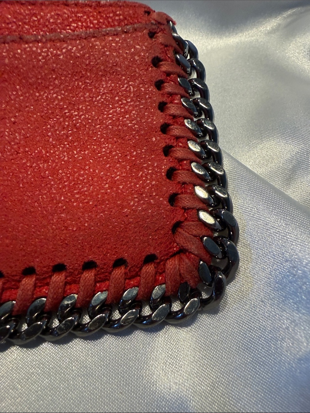 Stella McCartney Red Suede Falabella Card Case with Chain Trim - Picture 3 of 9